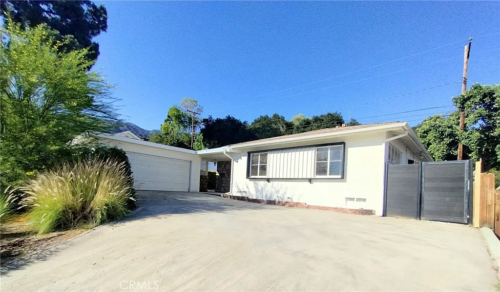 4 bed, 1.5 bath, 1432 sqft, $4,550 — Photo 1