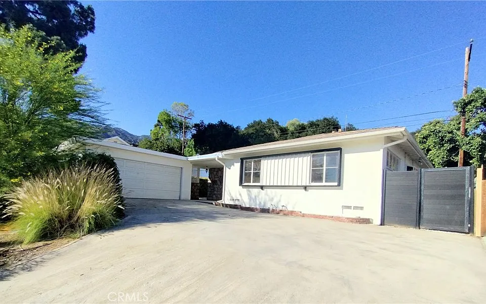 374 Grand Ave