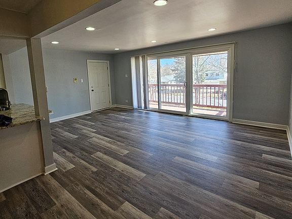 3rd image of 520 N Roberts Dr APT 2C
