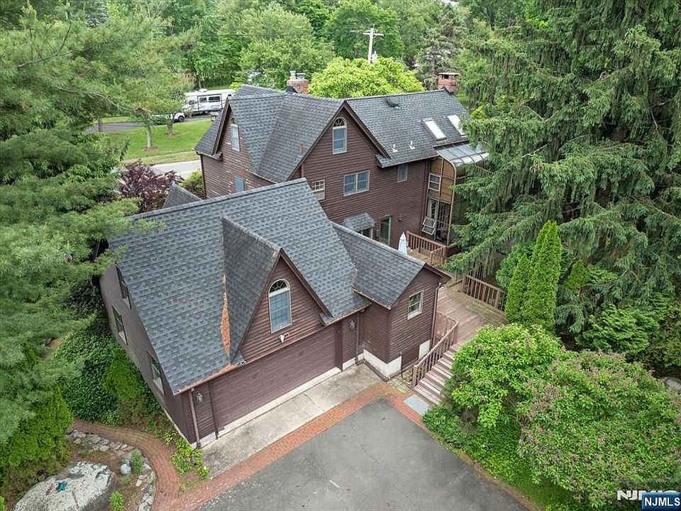 1st image of 148 Spring Valley Rd
