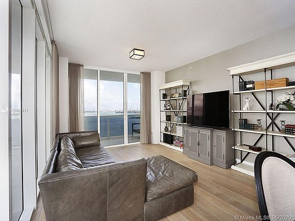 3rd image of 600 NE 27th St APT 2201