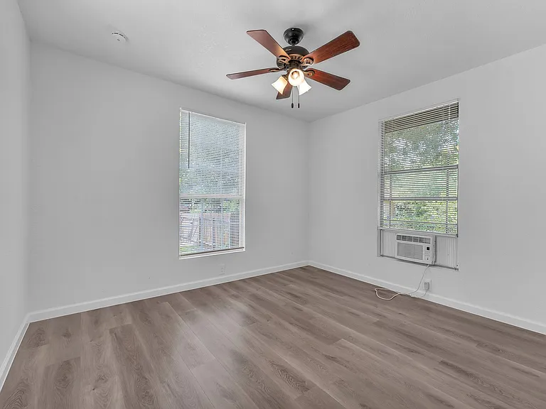 402 Ada St #1 — Photo 14