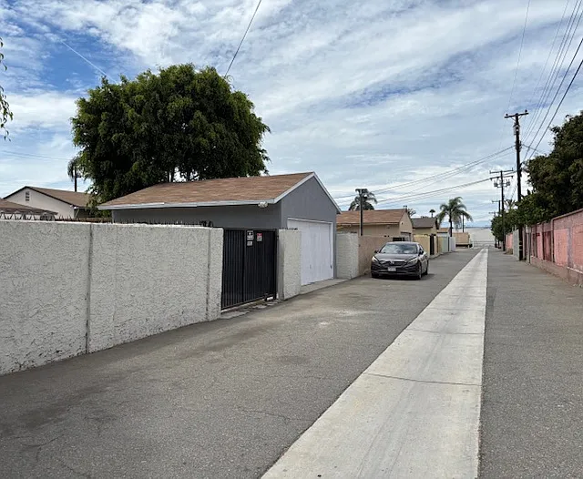 1506 S Euclid St — Photo 16