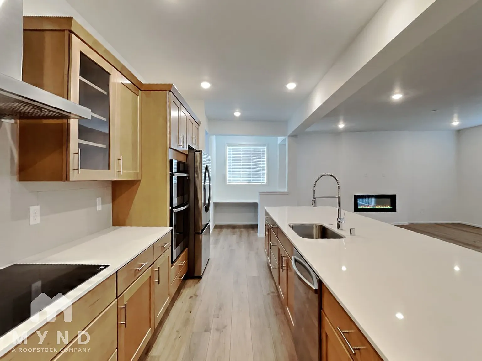 4 bed, 2.5 bath, 2350 sqft, $3,625 — Photo 3