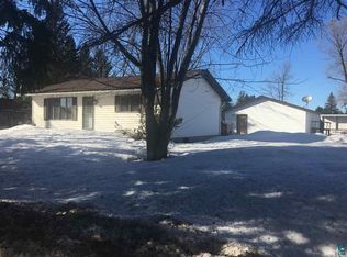 201 Pioneer Dr, Wrenshall, MN 55797