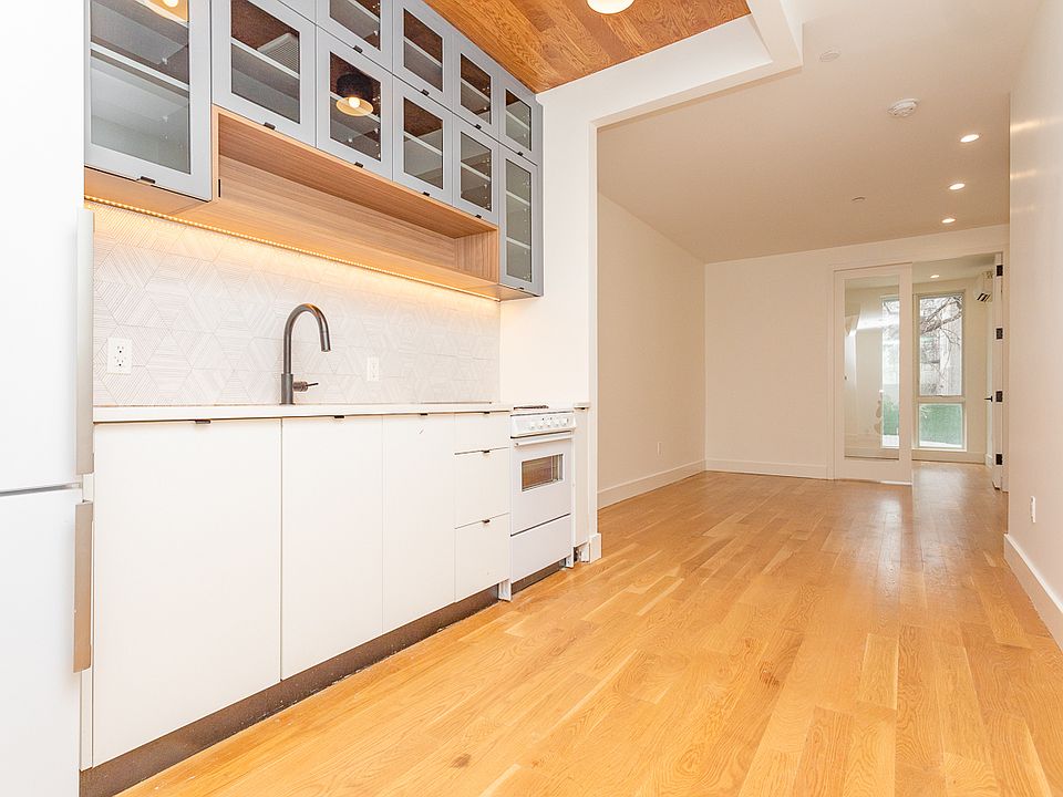 1st image of 195 Sullivan Pl APT 2D