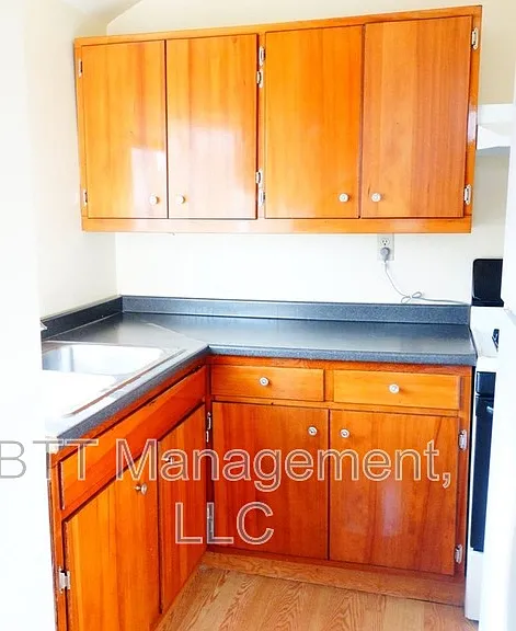 8400 Greenwood Ave #4 — Photo 8