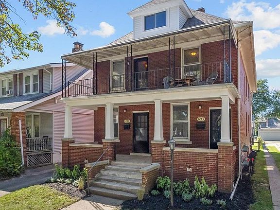 3rd image of 1243 Lakepointe St #1245