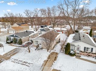 20023 Syracuse Ave, Brownstown, MI 48174