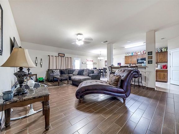 5th image of 100 Dover Dr