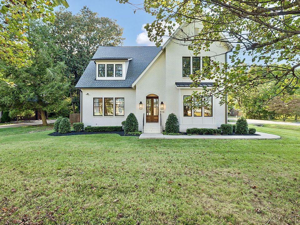 1st image of 813 Hillsboro Rd