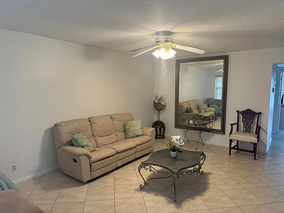 3rd image of 85 Chatham #D