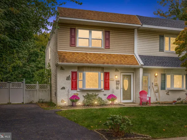 1122 Folsom Ave, Prospect Park, PA 19076