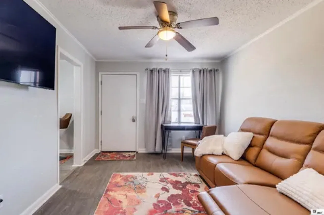 2 bed, $2,200 — Photo 3