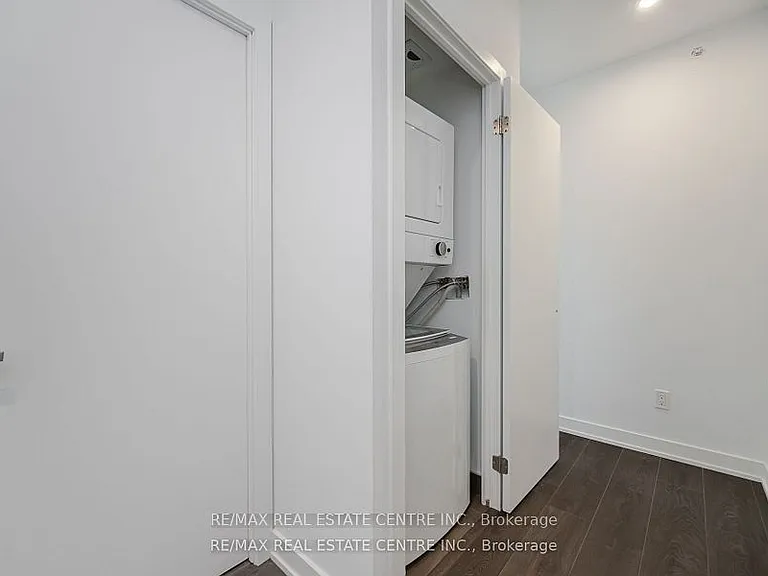 370 Martha St #1703 — Photo 32
