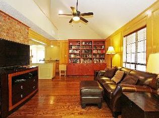 3213 John Ct, Hurst, TX 76054