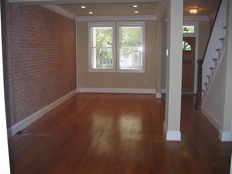 218 14th St NE — Photo 6