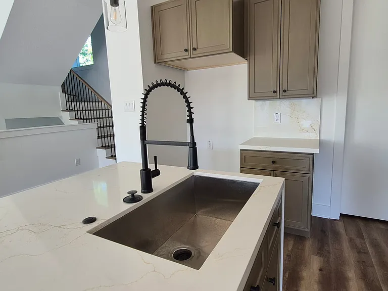 3003 Delano St — Photo 9