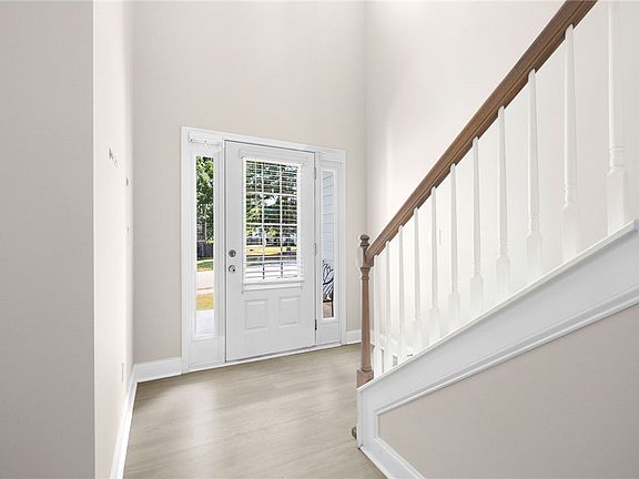 5th image of 119 Sloan Ave