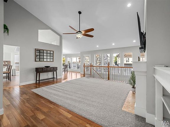 4th image of 2072 Williamstown Dr