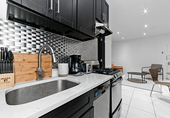 5th image of 303 W 114th St #3B