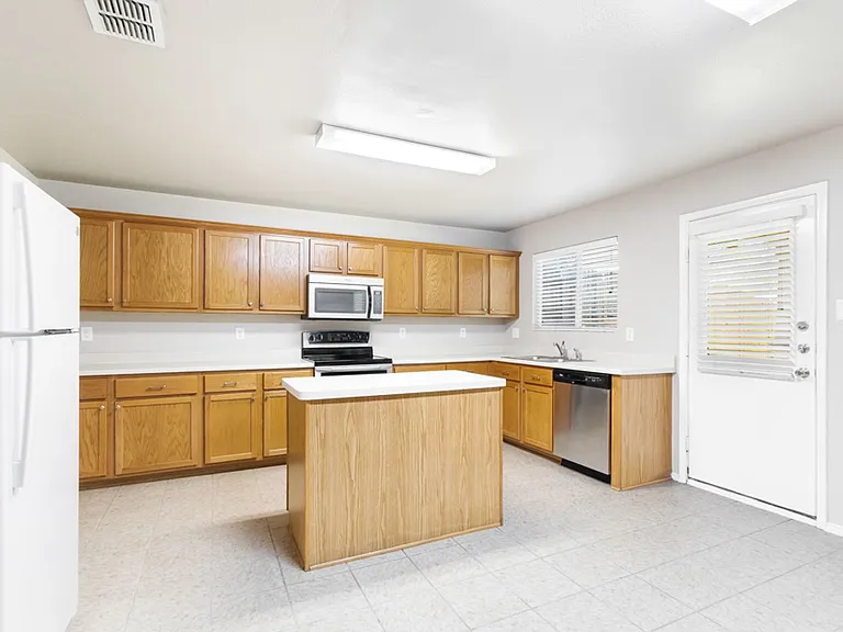 13415 Rhodes Villa — Photo 9