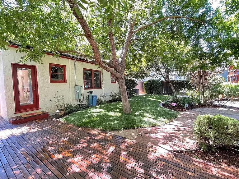 1127 Clark Way — Photo 35