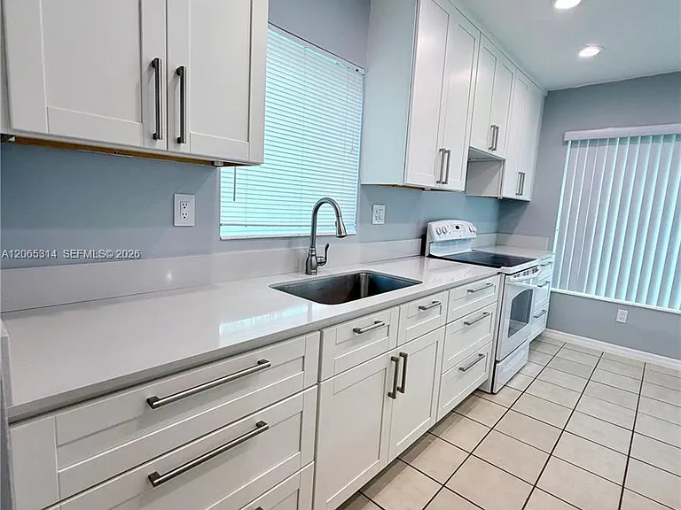 5101 SW 127th Pl — Photo 10