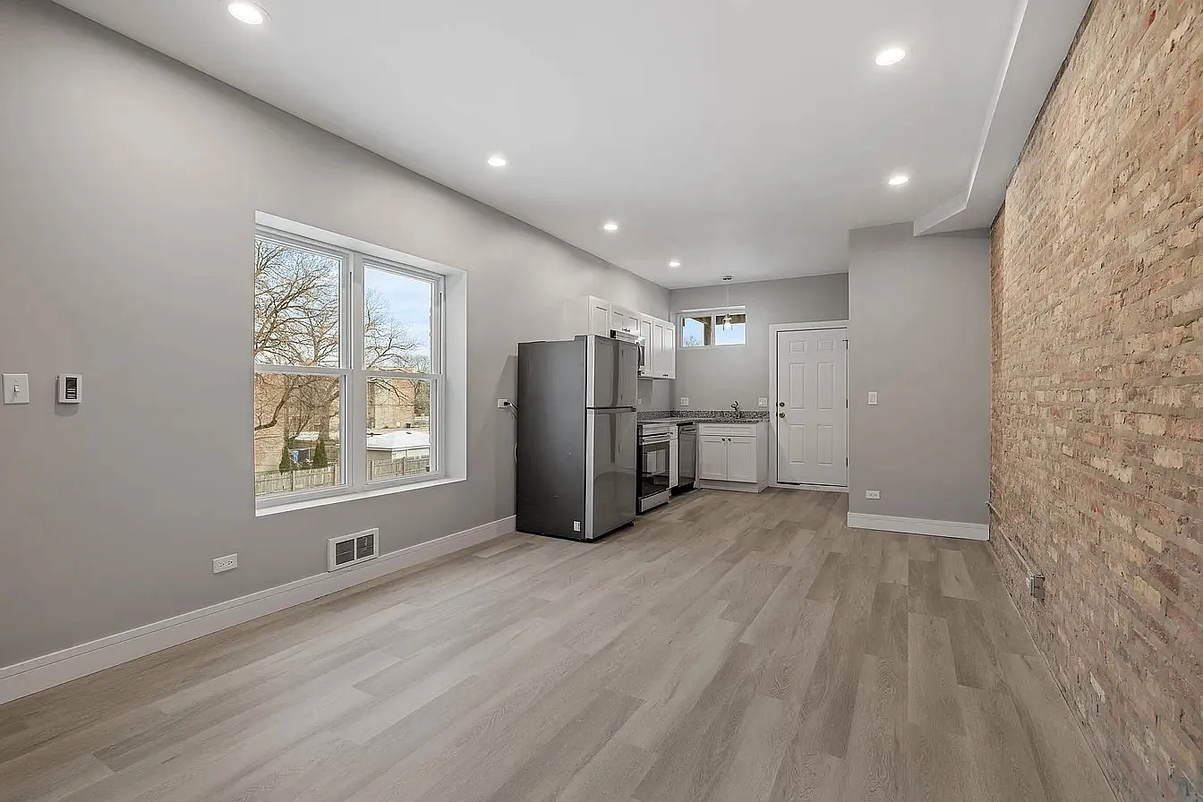 5231-5237 South Indiana Avenue - 5235 s indiana ave unit 3 — Photo 1