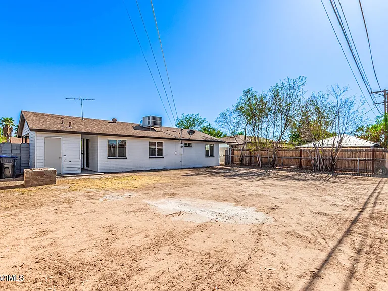1238 E Vine Ave — Photo 27