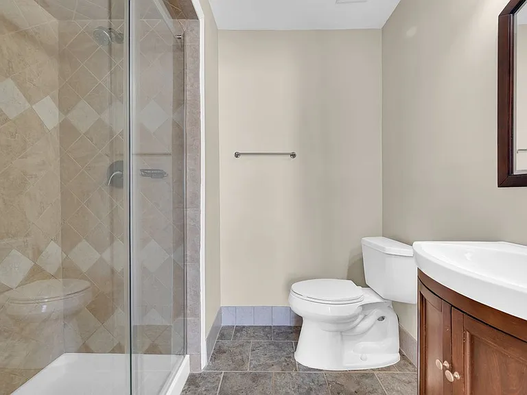 157 Tulip Ln — Photo 11