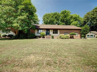 212 Kings Grant Dr, Yorktown, VA 23692