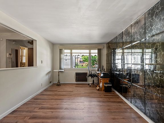 2nd image of 1130 Vincent Ave