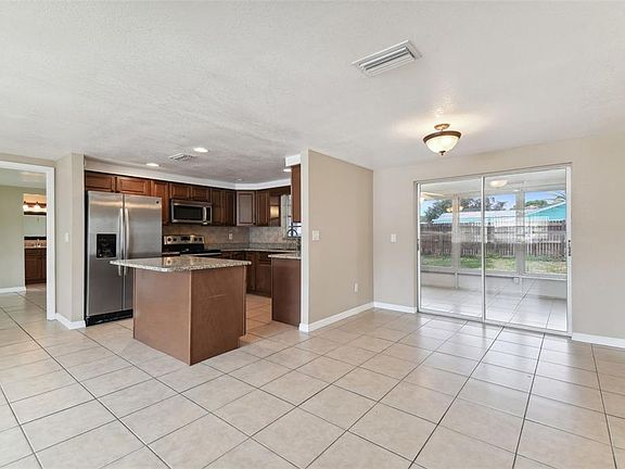 5th image of 7437 Carmel Ave