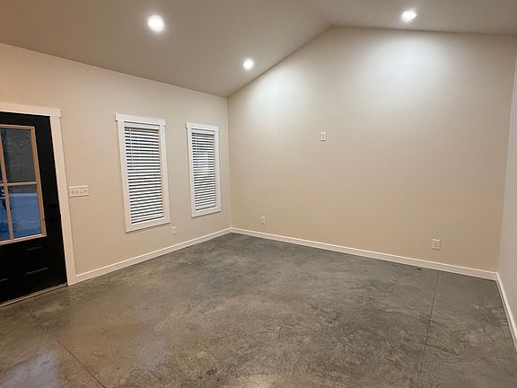 3rd image of 507 Jackson Ave #1
