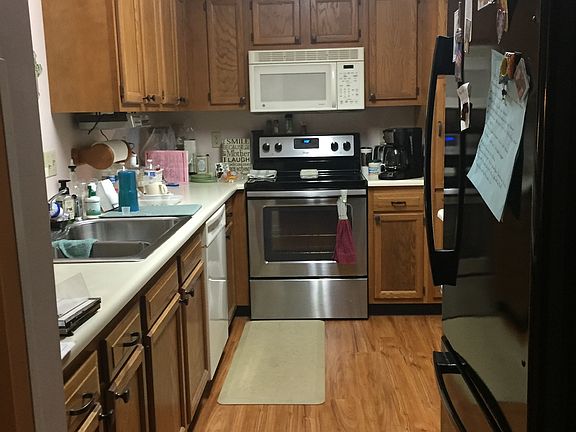 Appliances stay; & washer/dr