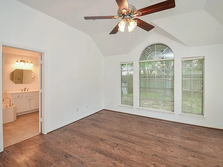 1631 Berkoff Dr — Photo 16