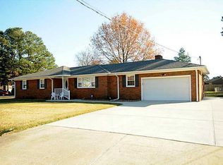 220 Kalmar Dr, Chesapeake, VA 23320
