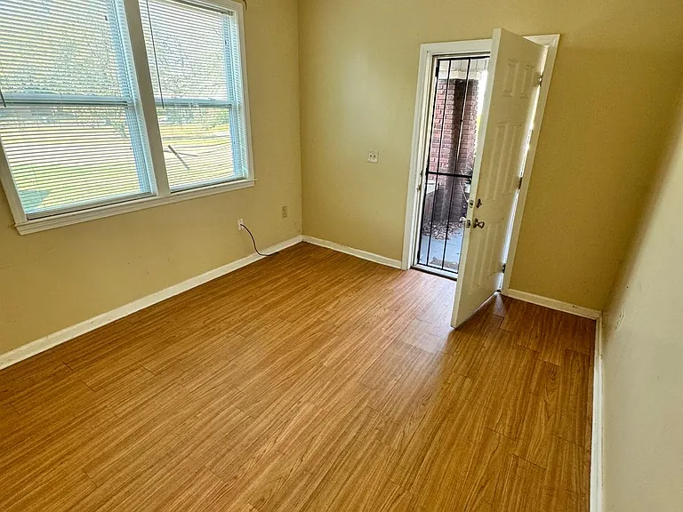 1589 Jackson Ave #1589 — Photo 7