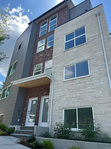 255 E Newton St Photo 1