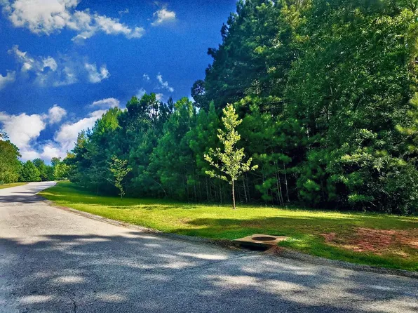 114 Friendfield Ln, Greenwood, SC 29649
