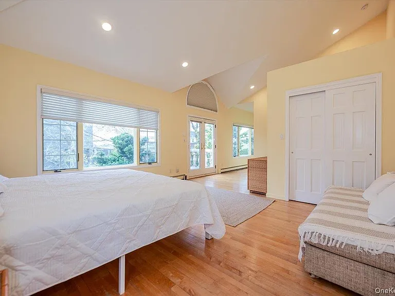 1701 Bay Blvd — Photo 16