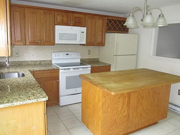 4th image of 19D Orchard Ave #D
