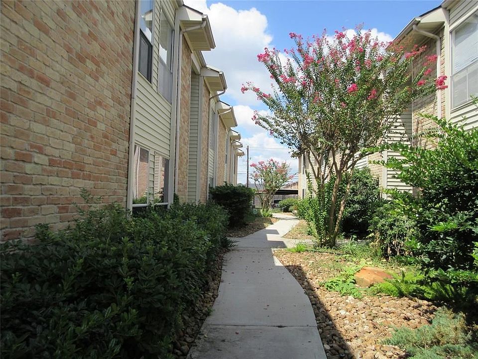 1st image of 2300 Augusta Dr APT 17