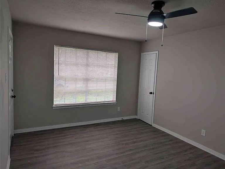 10922 Lockgate Ln — Photo 8