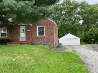 1285 S New Florissant Rd, Florissant, MO 63031