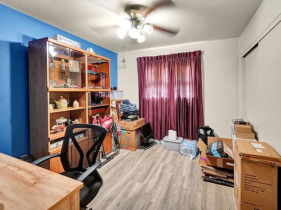 3rd image of 914 W 36th St