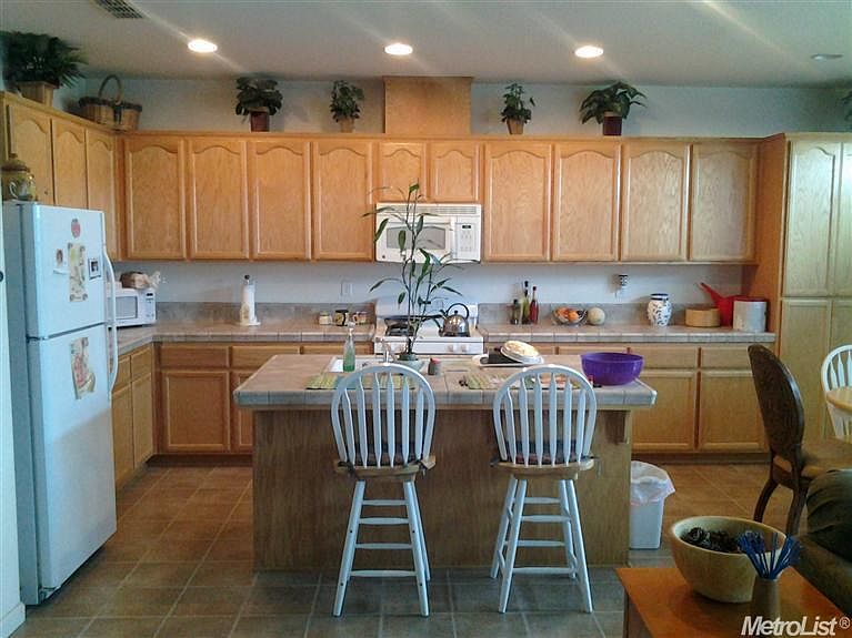 2nd image of 1175 Sabine Ct