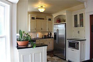 5th image of 380 Summerhill Dr