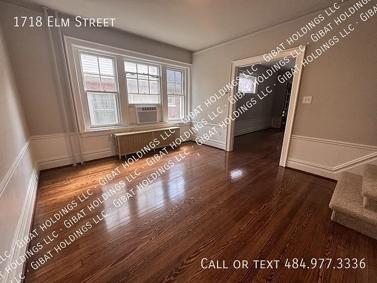 1718 Elm St — Photo 5